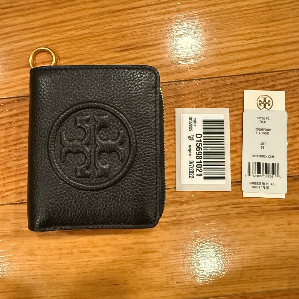 Tory Burch Black Leather bi fold Wallet